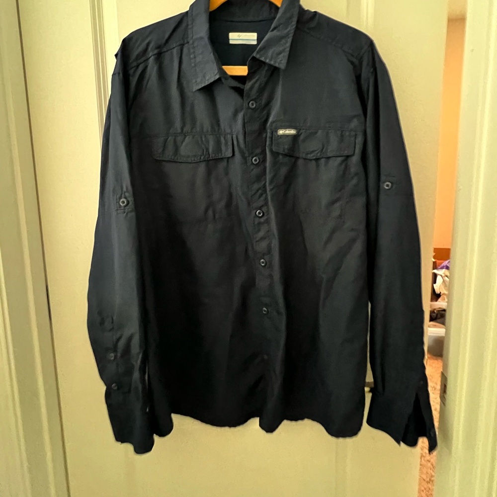 EUC Columbia Navy Button Down Long Sleeve Shirt, Size Large